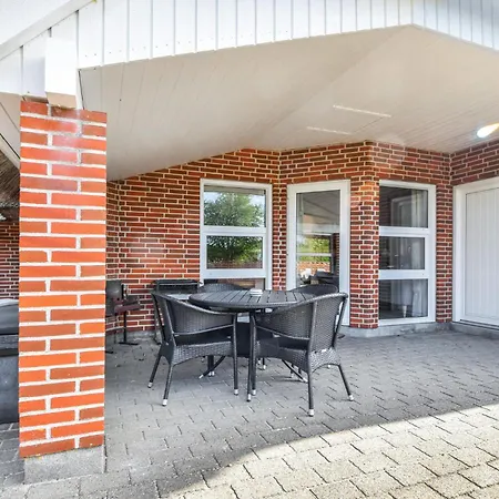 Gorgeous Home In Blavand With Sauna 別荘